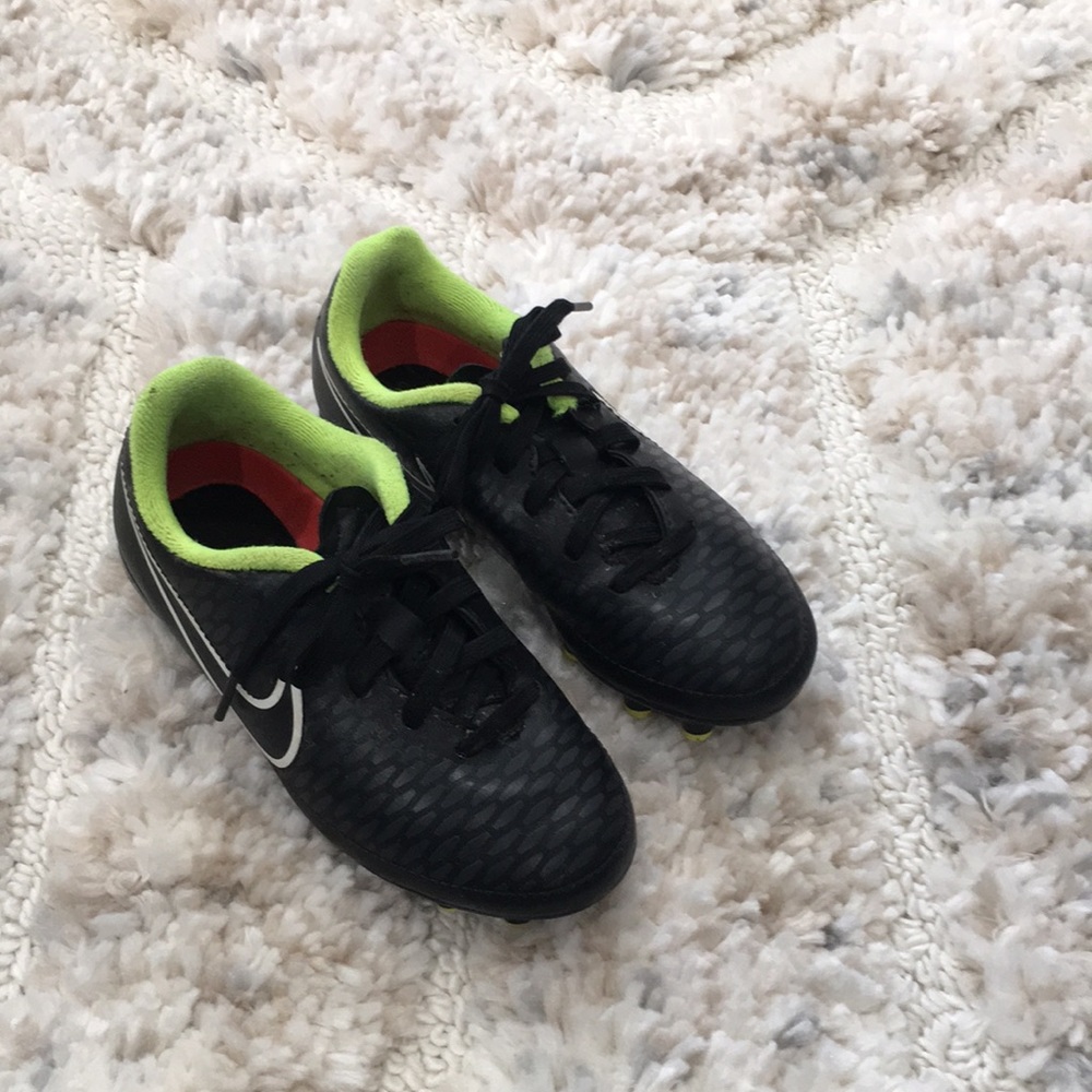 Soccer cleats